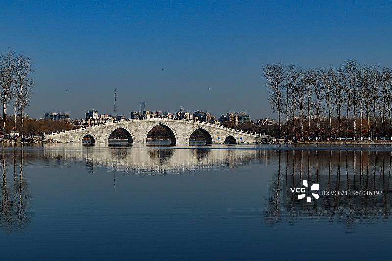 冬季玉渊潭之中堤图片素材