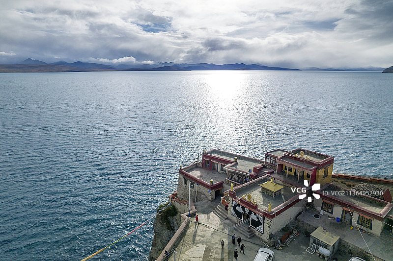 西藏山南 普玛雍错与推寺图片素材