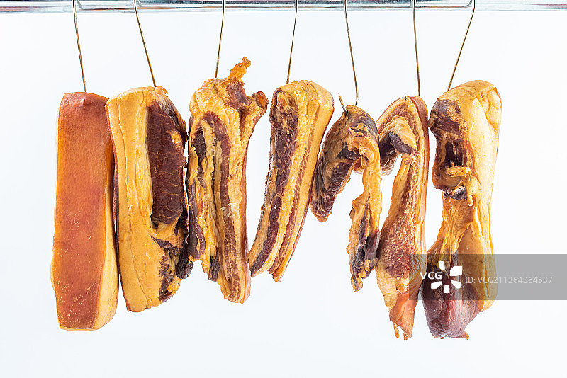 一排金黄色的湖南腊肉图片素材