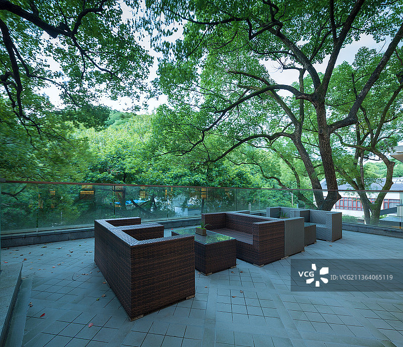 现代精品酒店庭院休闲处图片素材
