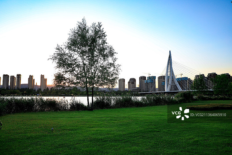 山西省太原市汾河两岸风光图片素材