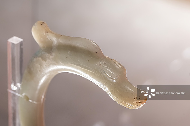 红山文化_碧玉_C形_龙_红山良渚文化展图片素材