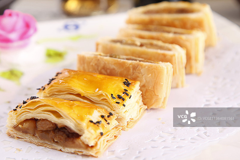 夹心千层榴莲酥图片素材