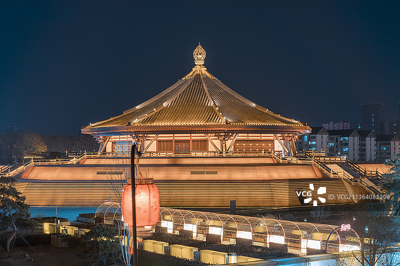 中国河南隋唐洛阳城国家遗址公园天堂明天景区夜色灯火辉煌图片素材