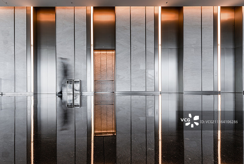 商业写字楼里的电梯大厅图片素材