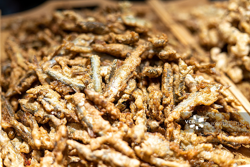 油炸鱼干图片素材