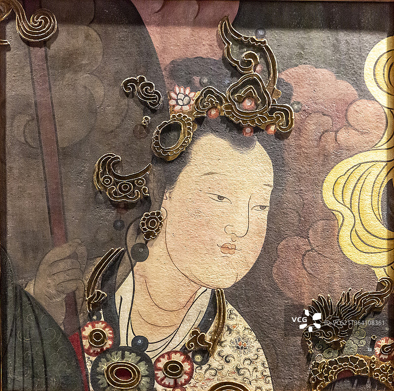 北京市石景山区法海寺壁画：持幡侍女（大梵天侍女，持幡，位于北墙东壁）图片素材