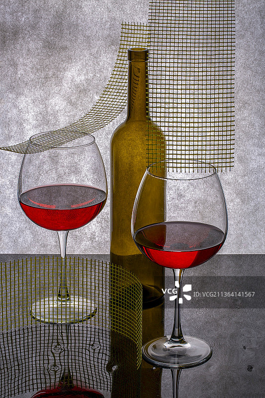 装酒玻璃杯静物图片素材