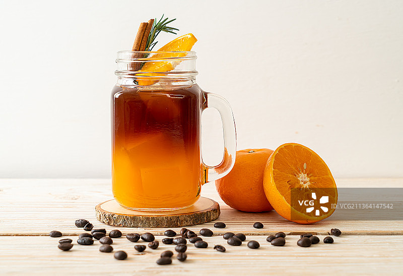 黑咖啡与橙汁、柠檬汁图片素材