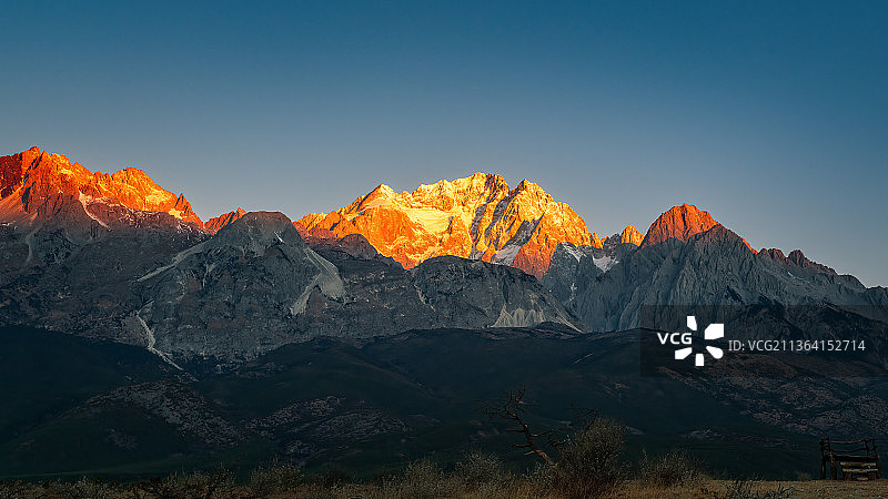 日照玉龙雪山图片素材
