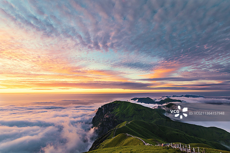 武功山云海夕照风光图片素材