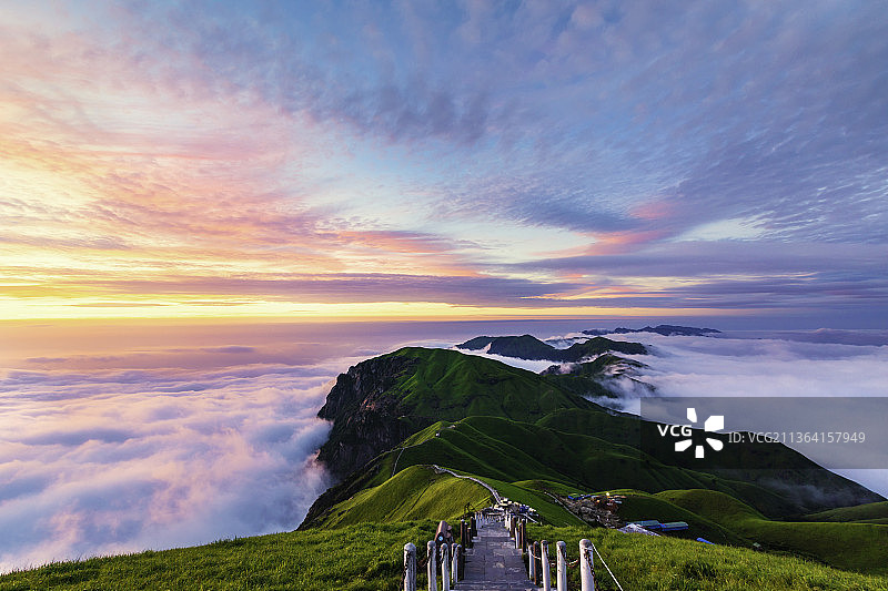 武功山云海夕照风光图片素材