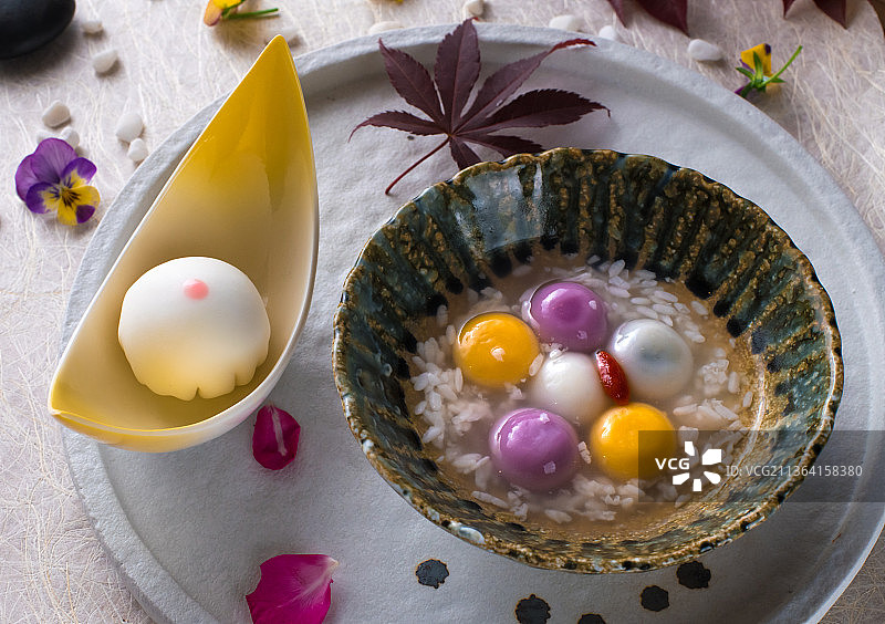 雪芭配汤圆图片素材