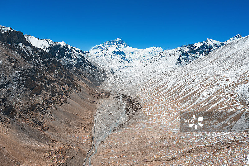 航拍珠穆朗玛峰图片素材