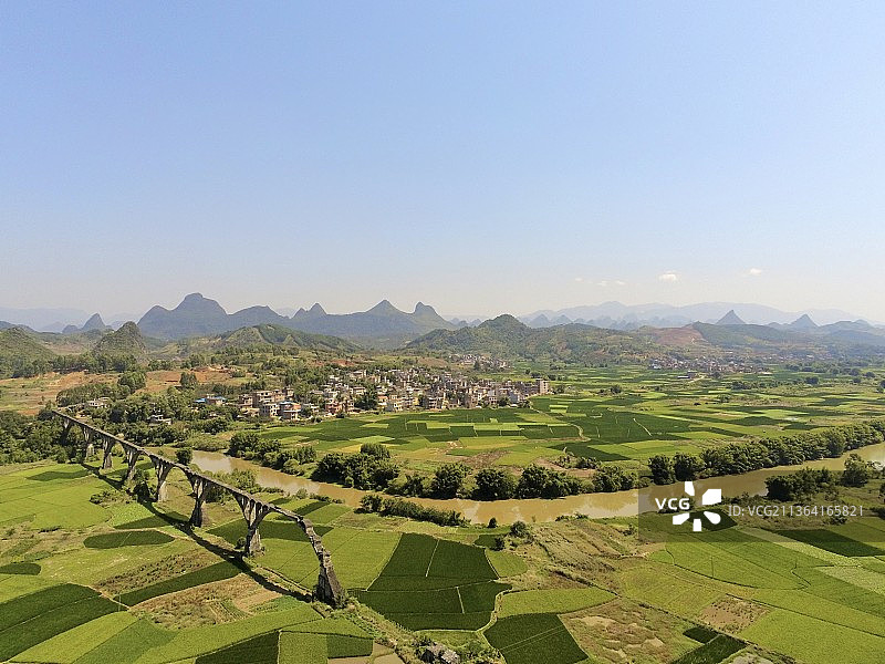 航拍广西桂林平乐县二塘镇图片素材