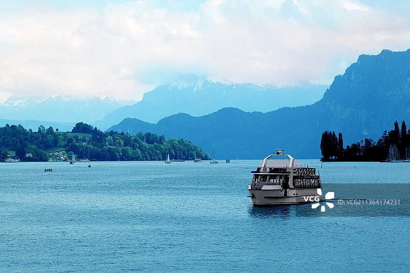瑞士琉森湖 阿尔卑斯山风光图片素材