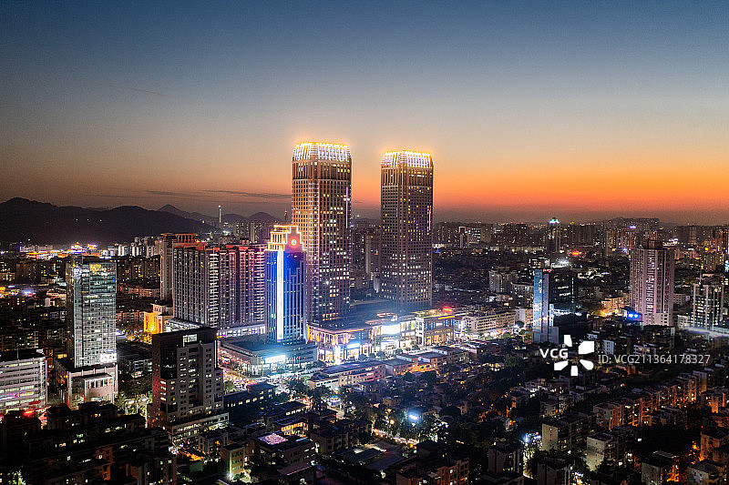 广东省中山市东区城市天际线 中山地标利和广场 兴中道图片素材