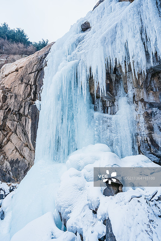 泰山天烛峰冰瀑图片素材