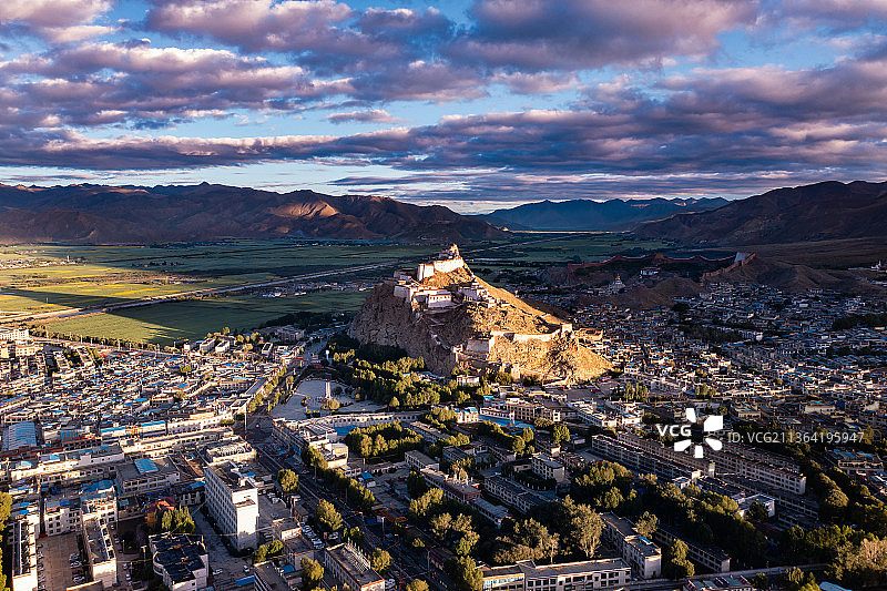 西藏江孜县宗山古堡图片素材