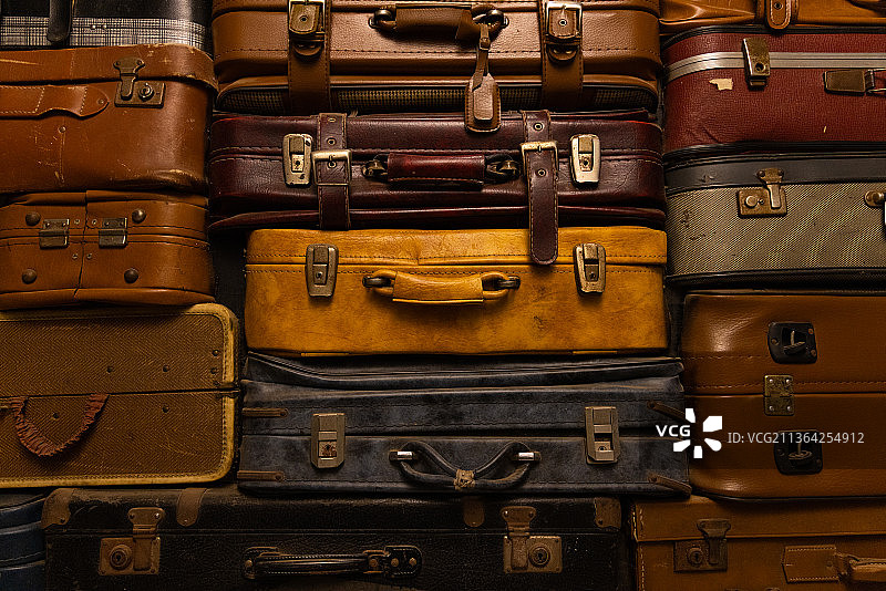 棕色皮箱特写图片素材