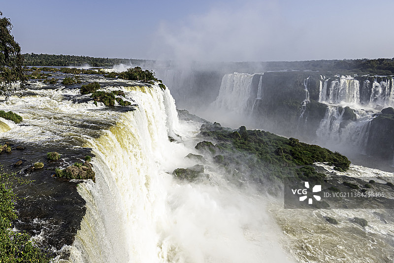 伊瓜苏瀑布，巴西壮丽的瀑布景观图片素材