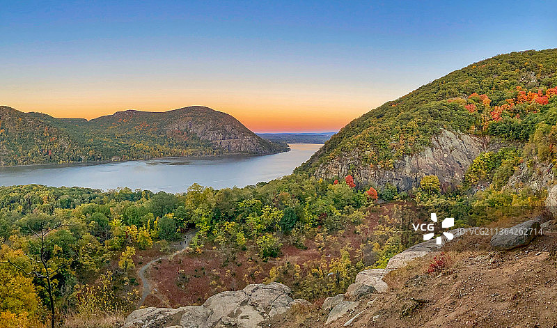 美国群山日落风光图片素材