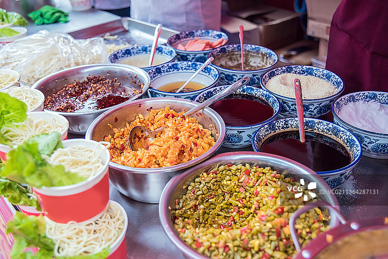 重庆酸辣粉食材摆放图片素材