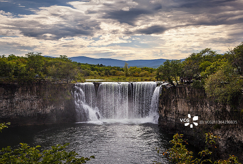 镜泊湖瀑布图片素材