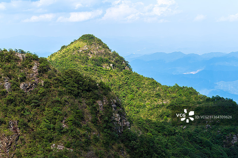 盛夏的阴那山图片素材