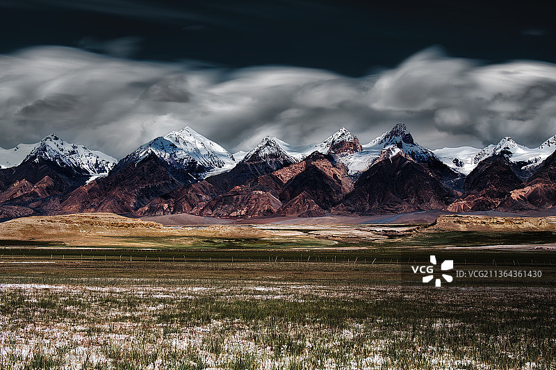 新疆帕米尔高原木吉乡十八罗汉峰图片素材