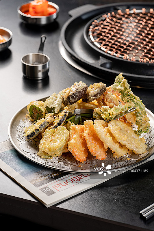 韩式烤肉 韩国料理 芝士排骨 韩式辣鸡爪 韩国街头图片素材