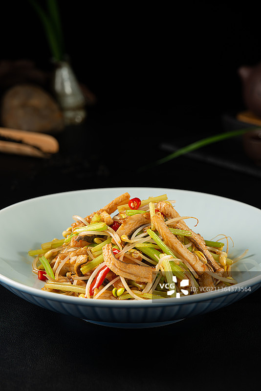 本芹豆芽炒鳗鳖图片素材