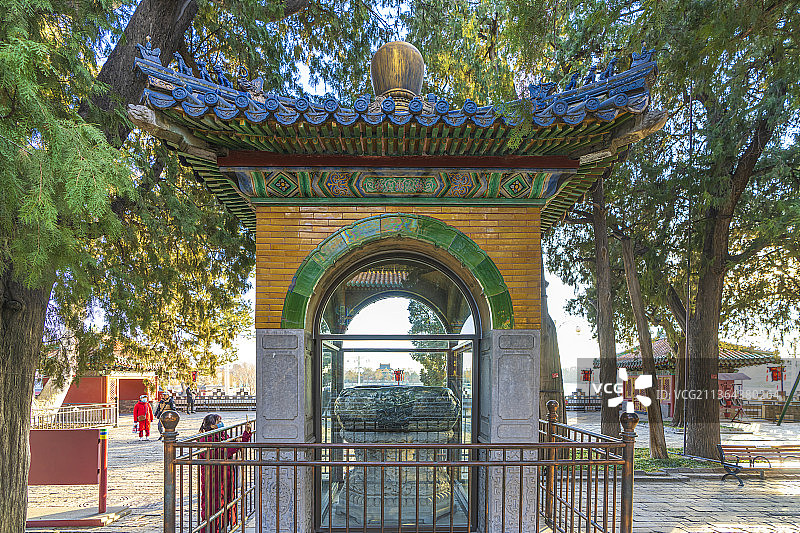 北海公园 什刹海 银锭桥 后海 钟楼 九龙壁 琼华岛 永安寺 北海白塔 北海团城 承光殿 铁影壁 五图片素材