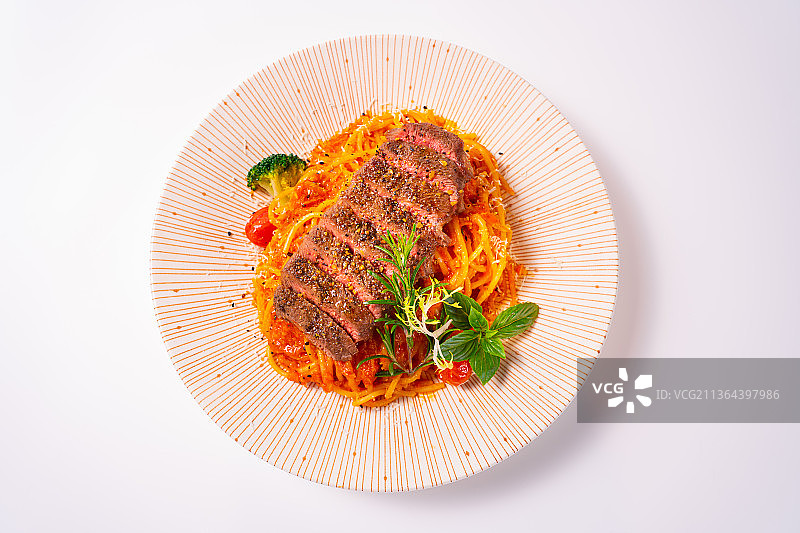 牛排番茄意大利面图片素材