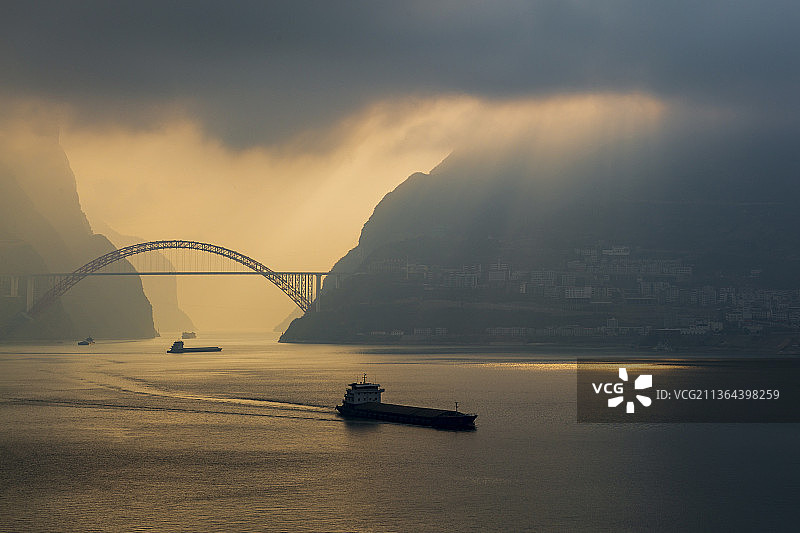 西陵峡之秭归长江大桥图片素材