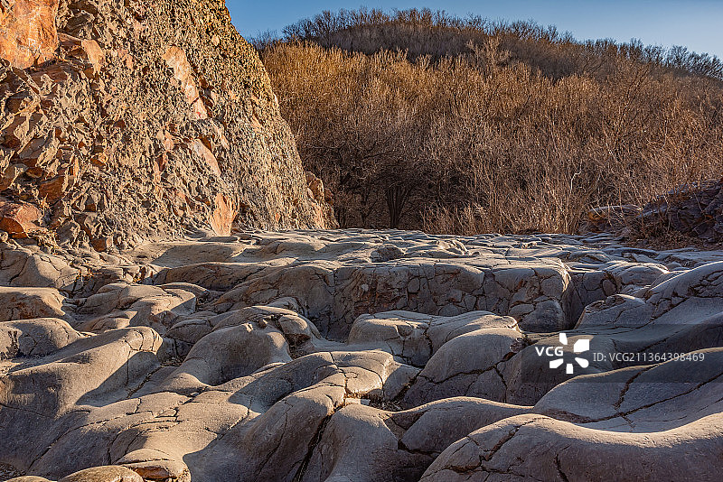 北京门头沟京西古道玉河段峰口庵关城马蹄窝遗迹图片素材