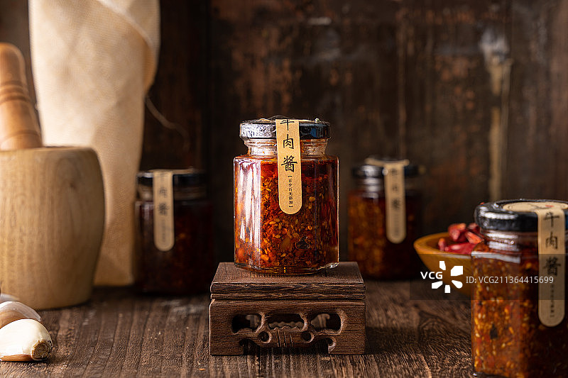 辣椒酱 牛肉酱 中国风 辣酱 酱料 辣椒 牛肉图片素材