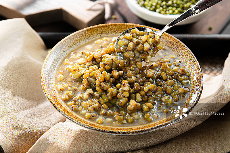 甜品 广东糖水 绿豆 芋圆 小吃 鸡翅 鸡块 西米 背景图图片素材