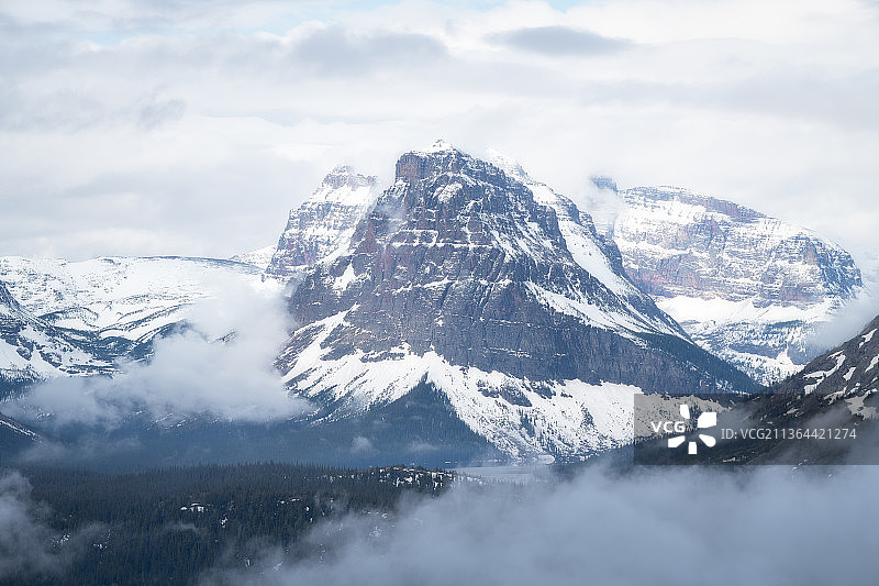 美国蒙大拿州冰川国家公园雪山风光图片素材