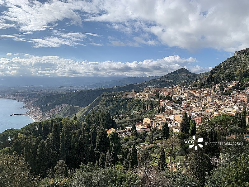 陶尔米纳彩色小镇风光图片素材