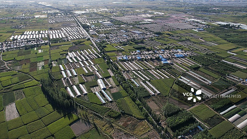 祁连山下农田航拍图片素材