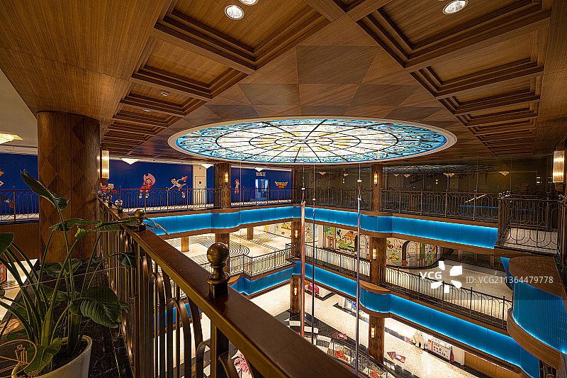 上海城隍庙豫园商城百货商场旋梯楼梯穹顶图片素材