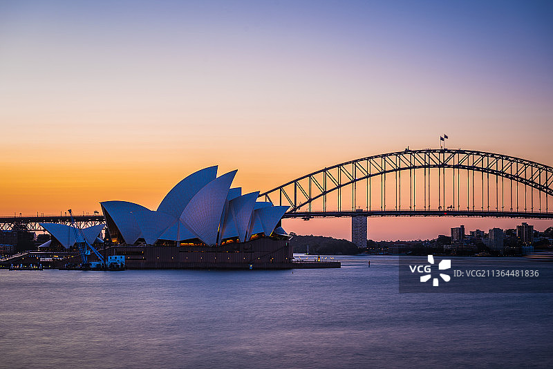 日落时悉尼歌剧院图片素材