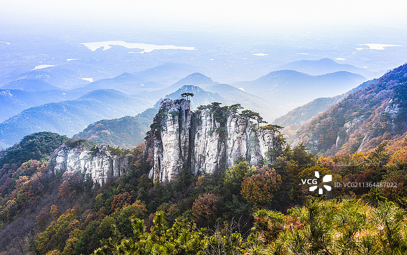 山东省临沂市沂蒙山龟蒙景区鹰窝峰秋季风景图片素材