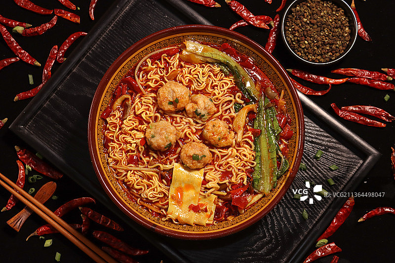 香菜丸子火锅面图片素材