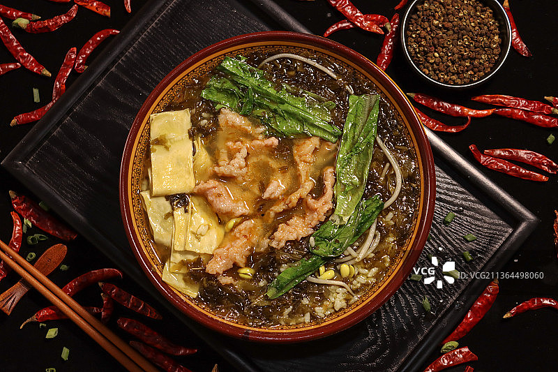 酸菜肉丝汤泡饭图片素材