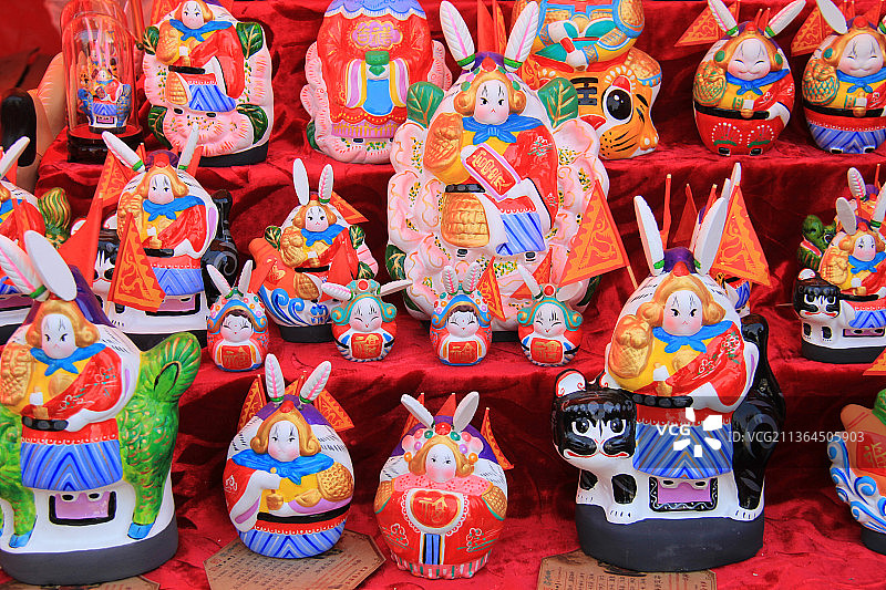 北京莲花池庙会：兔儿爷图片素材