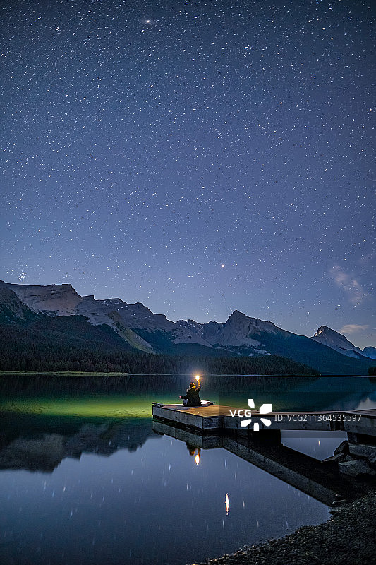 玛琳湖的星空 The Starry Sky over Maligne Lake图片素材