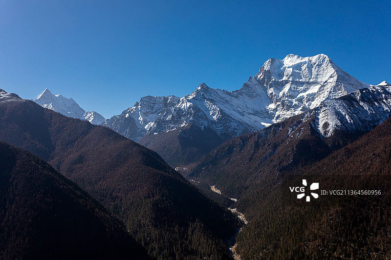 四川甘孜稻城亚丁神山仙乃日图片素材