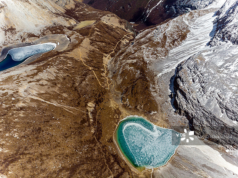 四川甘孜稻城亚丁三怙主神山神湖图片素材